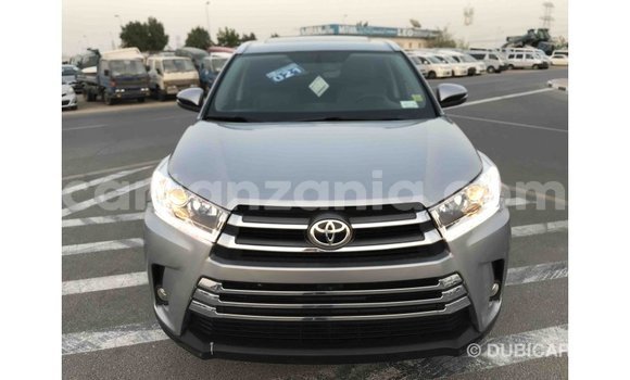 Buy Import Toyota Highlander Other Car in Import - Dubai in Arusha Buy Import Toyota Highlander Other Car in Import - Dubai in Arusha