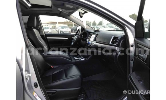 Buy Import Toyota Highlander Other Car in Import - Dubai in Arusha Buy Import Toyota Highlander Other Car in Import - Dubai in Arusha
