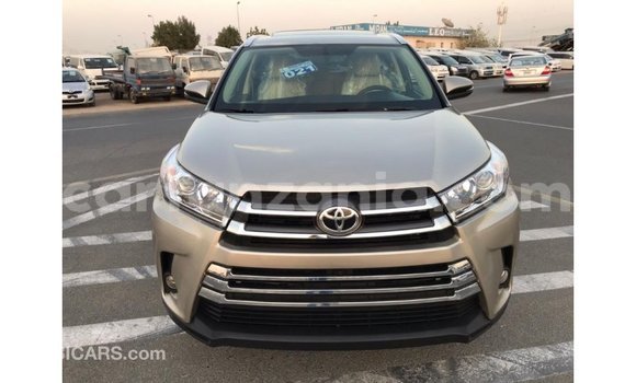 Nunua Imported Toyota Highlander Nyingine Gari ndani ya Import - Dubai nchini Arusha Nunua Imported Toyota Highlander Nyingine Gari ndani ya Import - Dubai nchini Arusha
