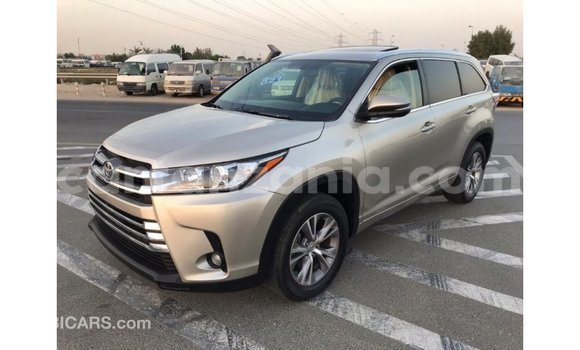 Nunua Imported Toyota Highlander Nyingine Gari ndani ya Import - Dubai nchini Arusha Nunua Imported Toyota Highlander Nyingine Gari ndani ya Import - Dubai nchini Arusha