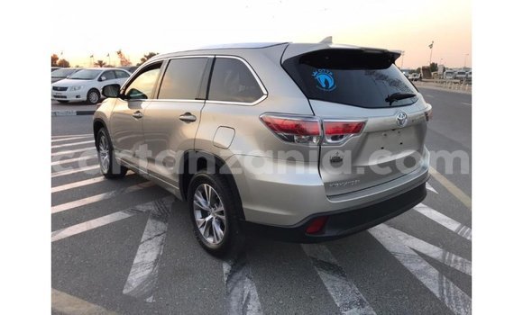 Nunua Imported Toyota Highlander Nyingine Gari ndani ya Import - Dubai nchini Arusha Nunua Imported Toyota Highlander Nyingine Gari ndani ya Import - Dubai nchini Arusha