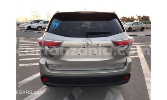 Nunua Imported Toyota Highlander Nyingine Gari ndani ya Import - Dubai nchini Arusha Nunua Imported Toyota Highlander Nyingine Gari ndani ya Import - Dubai nchini Arusha