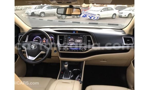 Nunua Imported Toyota Highlander Nyingine Gari ndani ya Import - Dubai nchini Arusha Nunua Imported Toyota Highlander Nyingine Gari ndani ya Import - Dubai nchini Arusha