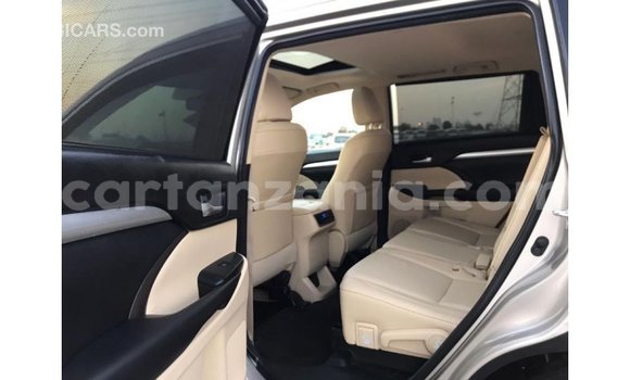 Nunua Imported Toyota Highlander Nyingine Gari ndani ya Import - Dubai nchini Arusha Nunua Imported Toyota Highlander Nyingine Gari ndani ya Import - Dubai nchini Arusha