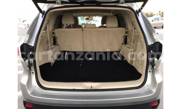 Nunua Imported Toyota Highlander Nyingine Gari ndani ya Import - Dubai nchini Arusha Nunua Imported Toyota Highlander Nyingine Gari ndani ya Import - Dubai nchini Arusha