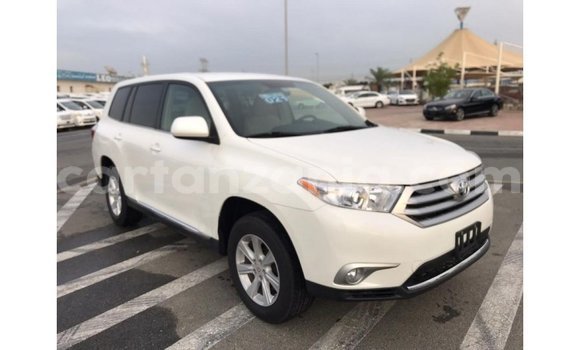 Nunua Imported Toyota Highlander Nyeupe Gari ndani ya Import - Dubai nchini Arusha Nunua Imported Toyota Highlander Nyeupe Gari ndani ya Import - Dubai nchini Arusha