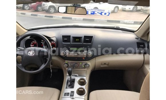 Nunua Imported Toyota Highlander Nyeupe Gari ndani ya Import - Dubai nchini Arusha Nunua Imported Toyota Highlander Nyeupe Gari ndani ya Import - Dubai nchini Arusha