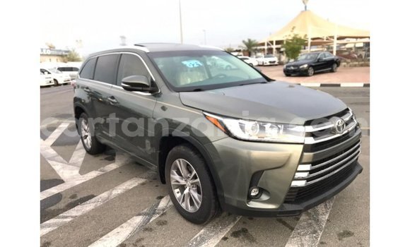 Buy Import Toyota Highlander Other Car in Import - Dubai in Arusha Buy Import Toyota Highlander Other Car in Import - Dubai in Arusha