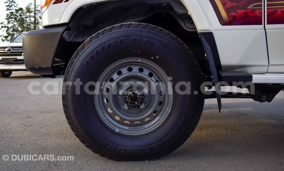 Nunua Imported Toyota Land Cruiser Nyeupe Gari ndani ya Import - Dubai nchini Arusha Nunua Imported Toyota Land Cruiser Nyeupe Gari ndani ya Import - Dubai nchini Arusha