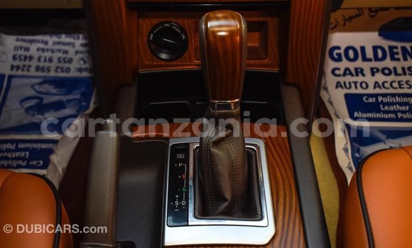 Nunua Imported Toyota Prado Nyeupe Gari ndani ya Import - Dubai nchini Arusha Nunua Imported Toyota Prado Nyeupe Gari ndani ya Import - Dubai nchini Arusha