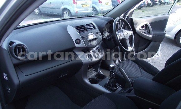 Nunua Ilio tumika Toyota RAV4 Fedha Gari ndani ya Dar es Salaam nchini Dar es Salaam Nunua Ilio tumika Toyota RAV4 Fedha Gari ndani ya Dar es Salaam nchini Dar es Salaam