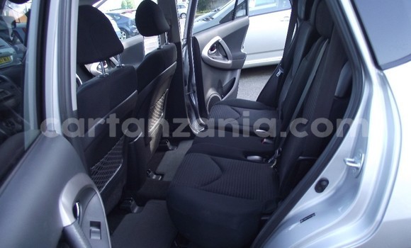 Nunua Ilio tumika Toyota RAV4 Fedha Gari ndani ya Dar es Salaam nchini Dar es Salaam Nunua Ilio tumika Toyota RAV4 Fedha Gari ndani ya Dar es Salaam nchini Dar es Salaam