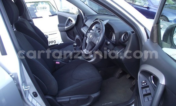 Nunua Ilio tumika Toyota RAV4 Fedha Gari ndani ya Dar es Salaam nchini Dar es Salaam Nunua Ilio tumika Toyota RAV4 Fedha Gari ndani ya Dar es Salaam nchini Dar es Salaam
