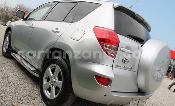 Nunua Ilio tumika Toyota RAV4 Fedha Gari ndani ya Dar es Salaam nchini Dar es Salaam Nunua Ilio tumika Toyota RAV4 Fedha Gari ndani ya Dar es Salaam nchini Dar es Salaam