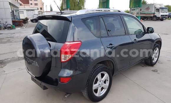 Nunua Ilio tumika Toyota RAV4 Nyeusi Gari ndani ya Dar es Salaam nchini Dar es Salaam Nunua Ilio tumika Toyota RAV4 Nyeusi Gari ndani ya Dar es Salaam nchini Dar es Salaam