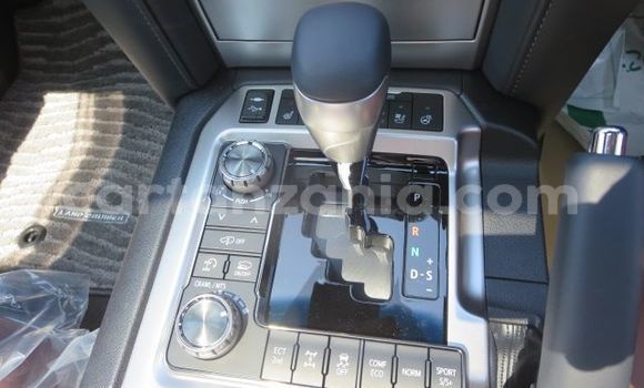 Nunua Ilio tumika Toyota RAV4 Nyeusi Gari ndani ya Dar es Salaam nchini Dar es Salaam Nunua Ilio tumika Toyota RAV4 Nyeusi Gari ndani ya Dar es Salaam nchini Dar es Salaam