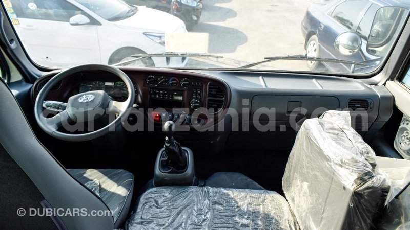 Big with watermark hyundai accent arusha import dubai 7629