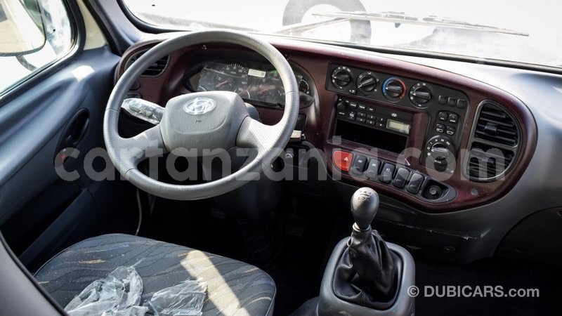 Big with watermark hyundai accent arusha import dubai 7629