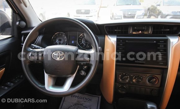 Nunua Imported Toyota Fortuner Nyeupe Gari ndani ya Import - Dubai nchini Arusha Nunua Imported Toyota Fortuner Nyeupe Gari ndani ya Import - Dubai nchini Arusha