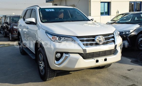 Buy Import Toyota Fortuner White Car in Import - Dubai in Arusha Buy Import Toyota Fortuner White Car in Import - Dubai in Arusha