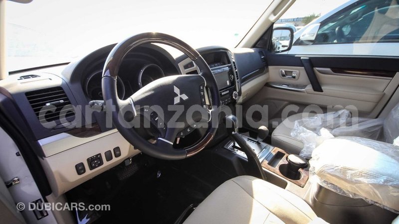 Big with watermark mitsubishi pajero arusha import dubai 7640