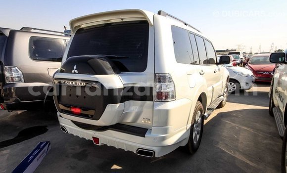 Buy Import Mitsubishi Pajero White Car in Import - Dubai in Arusha Buy Import Mitsubishi Pajero White Car in Import - Dubai in Arusha