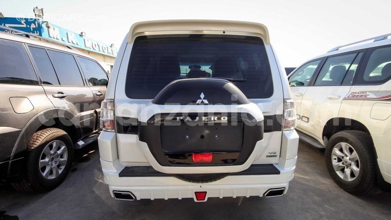 Big with watermark mitsubishi pajero arusha import dubai 7640