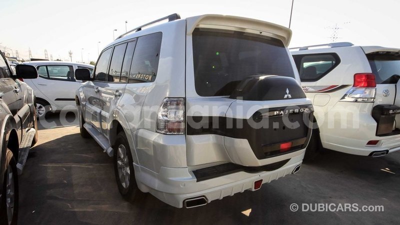 Big with watermark mitsubishi pajero arusha import dubai 7640