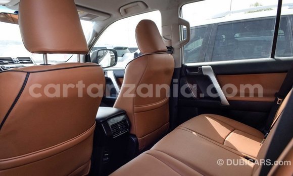 Nunua Imported Toyota Prado Nyeupe Gari ndani ya Import - Dubai nchini Arusha Nunua Imported Toyota Prado Nyeupe Gari ndani ya Import - Dubai nchini Arusha