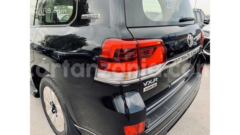 Big with watermark toyota land cruiser arusha import dubai 7652