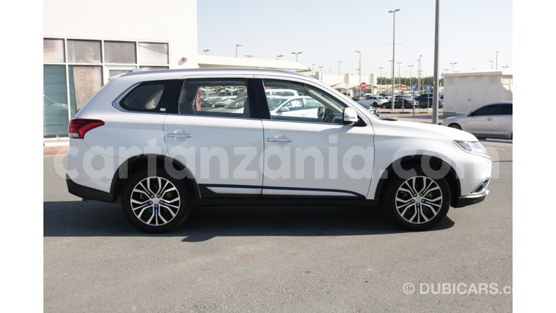 Big with watermark mitsubishi outlander arusha import dubai 7659