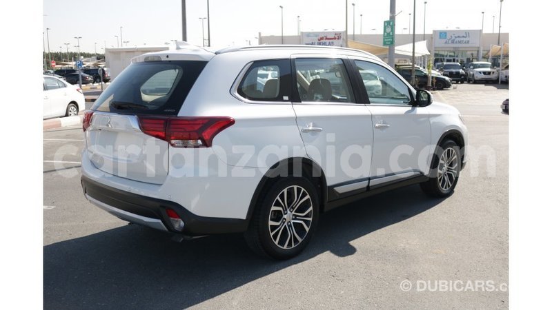 Big with watermark mitsubishi outlander arusha import dubai 7659