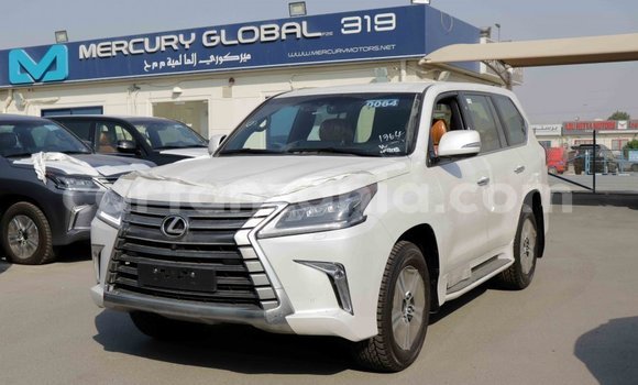 Nunua Imported Lexus LX Nyeupe Gari ndani ya Import - Dubai nchini Arusha Nunua Imported Lexus LX Nyeupe Gari ndani ya Import - Dubai nchini Arusha