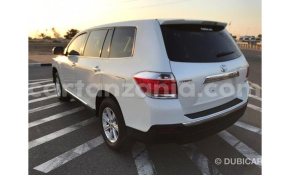 Buy Import Toyota Highlander White Car in Import - Dubai in Arusha Buy Import Toyota Highlander White Car in Import - Dubai in Arusha