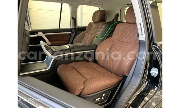 Buy Import Toyota Land Cruiser Black Car in Import - Dubai in Arusha Buy Import Toyota Land Cruiser Black Car in Import - Dubai in Arusha