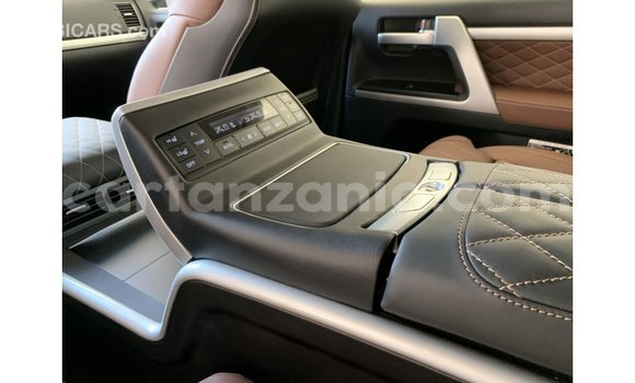 Buy Import Toyota Land Cruiser Black Car in Import - Dubai in Arusha Buy Import Toyota Land Cruiser Black Car in Import - Dubai in Arusha