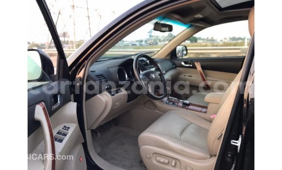 Buy Import Toyota Highlander Black Car in Import - Dubai in Arusha Buy Import Toyota Highlander Black Car in Import - Dubai in Arusha