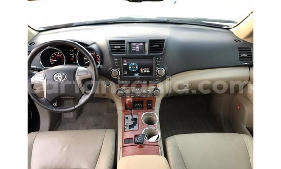 Buy Import Toyota Highlander Black Car in Import - Dubai in Arusha Buy Import Toyota Highlander Black Car in Import - Dubai in Arusha
