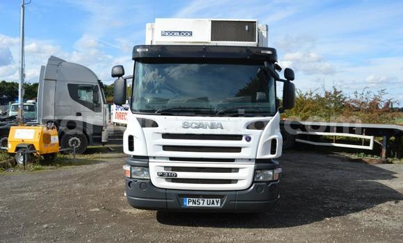 Nunua Imported DAF CF Bluu Lori ndani ya Arusha nchini Arusha Nunua Imported DAF CF Bluu Lori ndani ya Arusha nchini Arusha