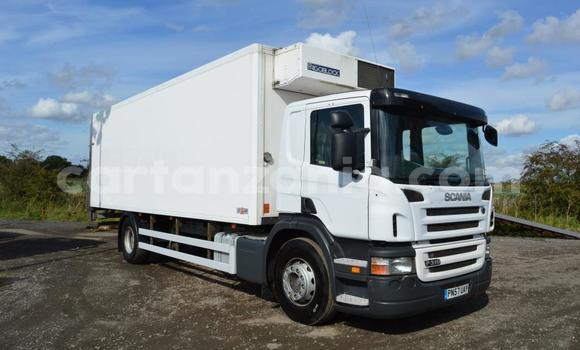 Nunua Imported DAF CF Bluu Lori ndani ya Arusha nchini Arusha Nunua Imported DAF CF Bluu Lori ndani ya Arusha nchini Arusha