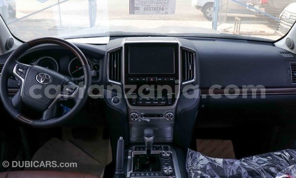 Nunua Imported Toyota Land Cruiser Nyeusi Gari ndani ya Import - Dubai nchini Arusha Nunua Imported Toyota Land Cruiser Nyeusi Gari ndani ya Import - Dubai nchini Arusha