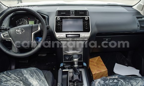 Nunua Imported Toyota Prado Nyeusi Gari ndani ya Import - Dubai nchini Arusha Nunua Imported Toyota Prado Nyeusi Gari ndani ya Import - Dubai nchini Arusha
