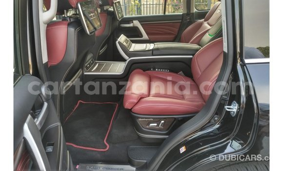 Nunua Imported Toyota Land Cruiser Nyeusi Gari ndani ya Import - Dubai nchini Arusha Nunua Imported Toyota Land Cruiser Nyeusi Gari ndani ya Import - Dubai nchini Arusha
