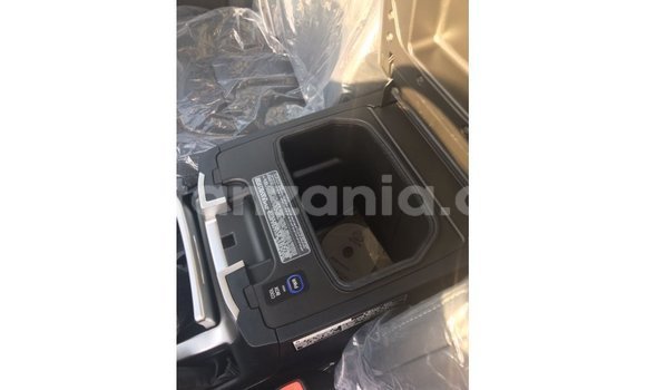 Buy Import Toyota Land Cruiser Black Car in Import - Dubai in Arusha Buy Import Toyota Land Cruiser Black Car in Import - Dubai in Arusha