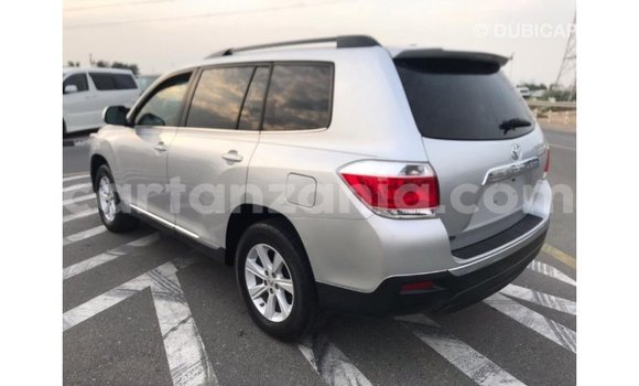 Buy Import Toyota Highlander Other Car in Import - Dubai in Arusha Buy Import Toyota Highlander Other Car in Import - Dubai in Arusha