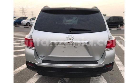 Buy Import Toyota Highlander Other Car in Import - Dubai in Arusha Buy Import Toyota Highlander Other Car in Import - Dubai in Arusha