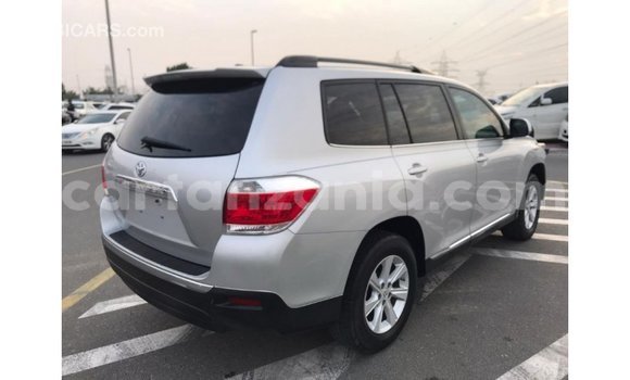 Buy Import Toyota Highlander Other Car in Import - Dubai in Arusha Buy Import Toyota Highlander Other Car in Import - Dubai in Arusha