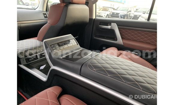 Buy Import Toyota Land Cruiser Black Car in Import - Dubai in Arusha Buy Import Toyota Land Cruiser Black Car in Import - Dubai in Arusha