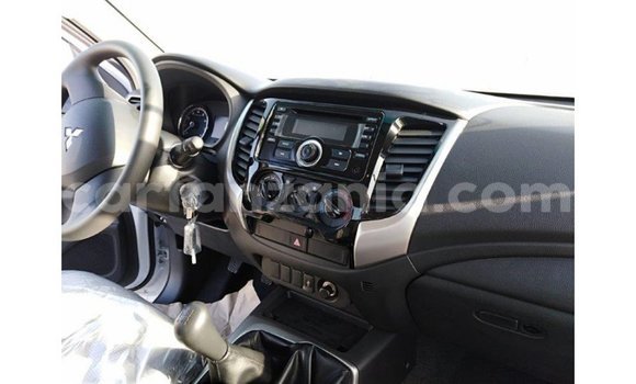 Nunua Imported Mitsubishi L200 Nyeupe Gari ndani ya Import - Dubai nchini Arusha Nunua Imported Mitsubishi L200 Nyeupe Gari ndani ya Import - Dubai nchini Arusha