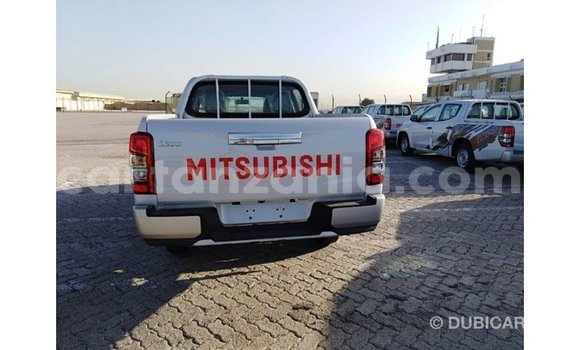 Nunua Imported Mitsubishi L200 Nyeupe Gari ndani ya Import - Dubai nchini Arusha Nunua Imported Mitsubishi L200 Nyeupe Gari ndani ya Import - Dubai nchini Arusha